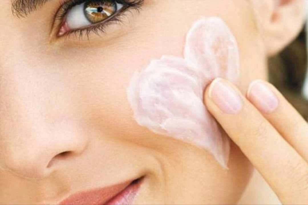 Cuándo aplicar protector solar en la rutina facial